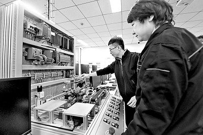 推进教育数字化治理 用制度为教师减负赋能