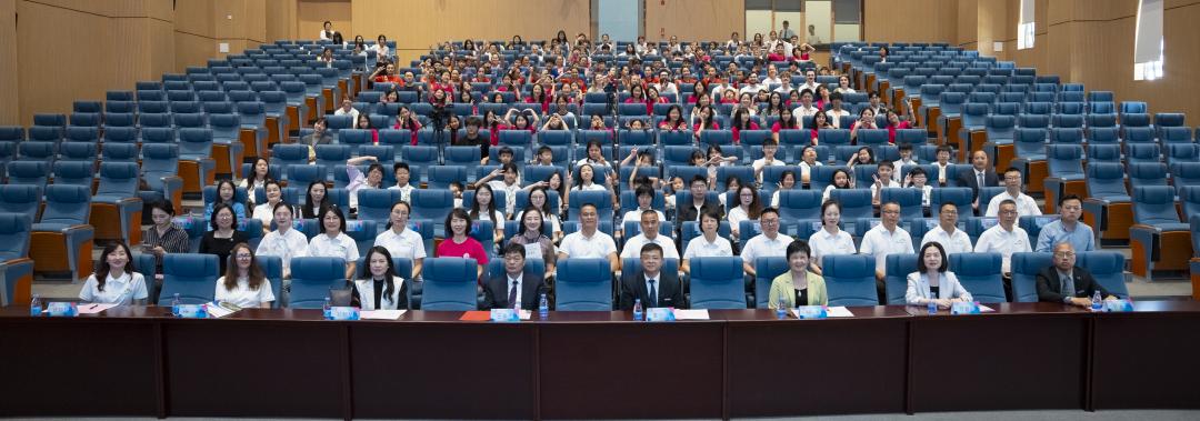 第七届“中外人文交流小使者”集体展示合唱类活动举行(图6)