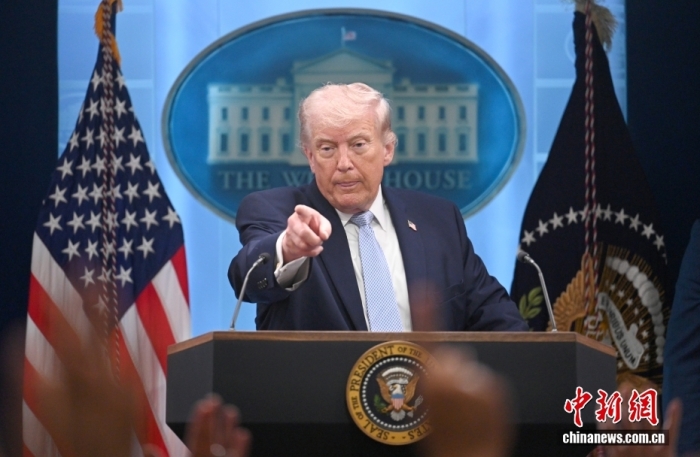 当地时间4月6日，华盛顿，美国总统特朗普就伊朗战事在白宫举行记者会。<span target='_blank' href='/'>中新社</span>记者 陈孟统 摄