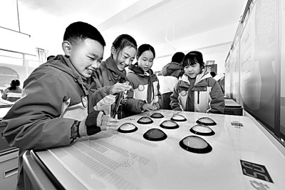 2025,教育前行的脚步如此坚实 2025,教育前行的脚步如此坚实