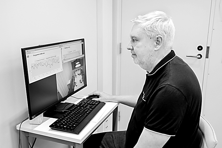 技术赋能教育转型：提升教师数字素养的国际实践