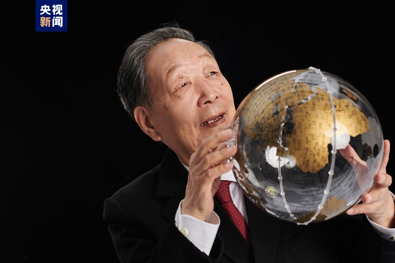 国家最高科学技术奖获得者李德仁：我俯瞰的是一生的仰望 - 神州学人网